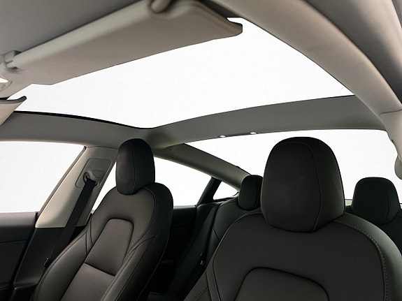 Tesla Model 3 11 of 30