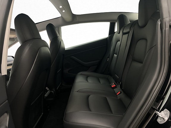 Tesla Model 3 27 of 30