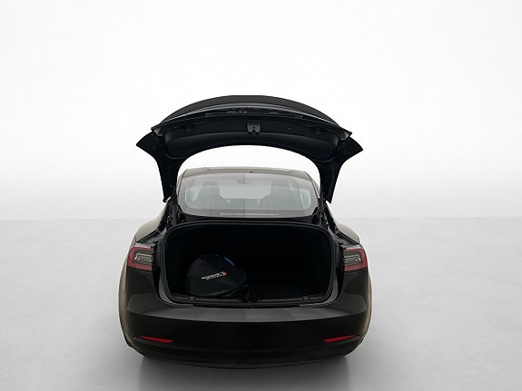 Tesla Model 3 9 of 30
