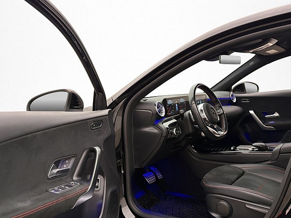 Mercedes-Benz A200 10 of 30