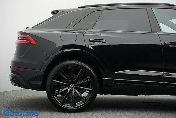 Audi Q8 12 of 30