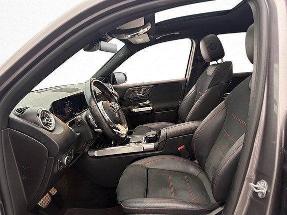 Mercedes-Benz GLB250 12 of 30