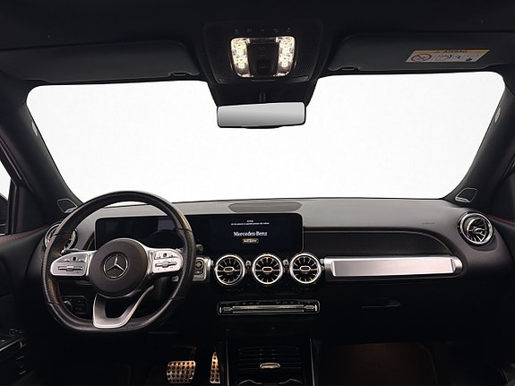 Mercedes-Benz GLB250 21 of 30