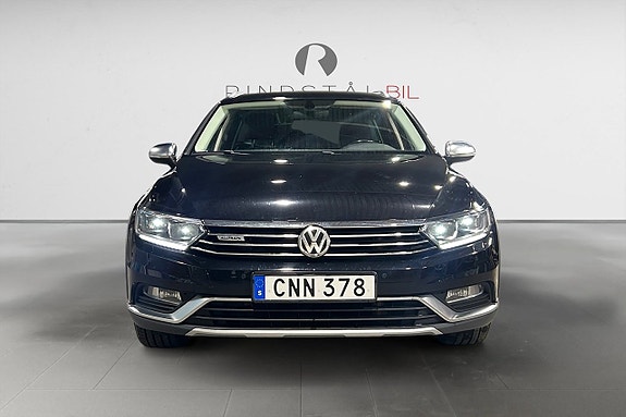 Volkswagen Passat Alltrack 10 of 17