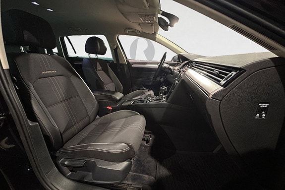 Volkswagen Passat Alltrack 15 of 17