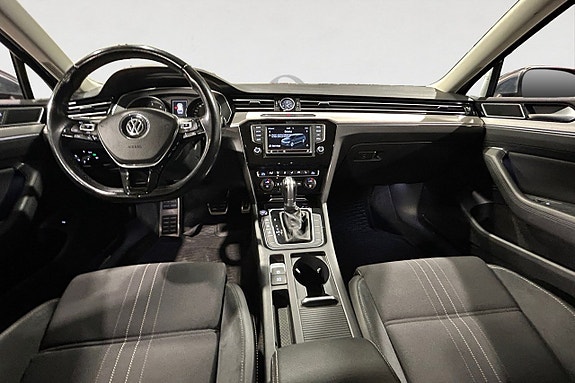 Volkswagen Passat Alltrack 11 of 17