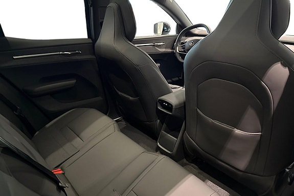 Volvo EX30 9 of 9