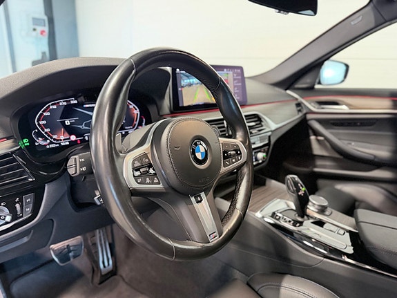 BMW M550i 13 of 27
