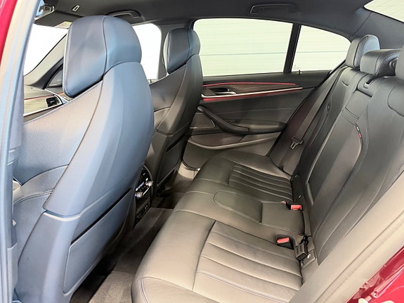 BMW M550i 15 of 27