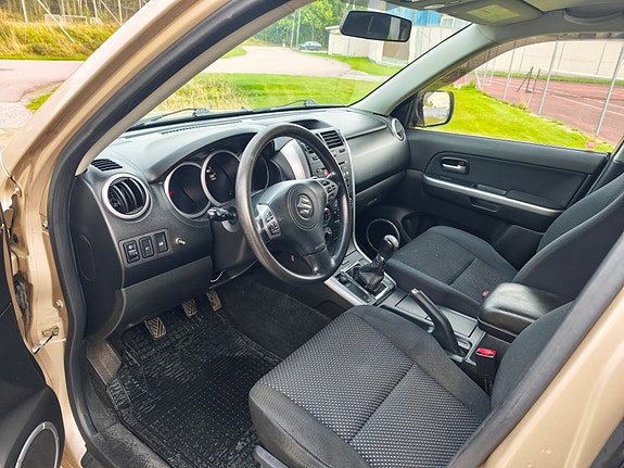 Suzuki Grand Vitara 5 of 5