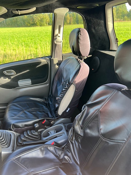 Suzuki Grand Vitara 7 of 11