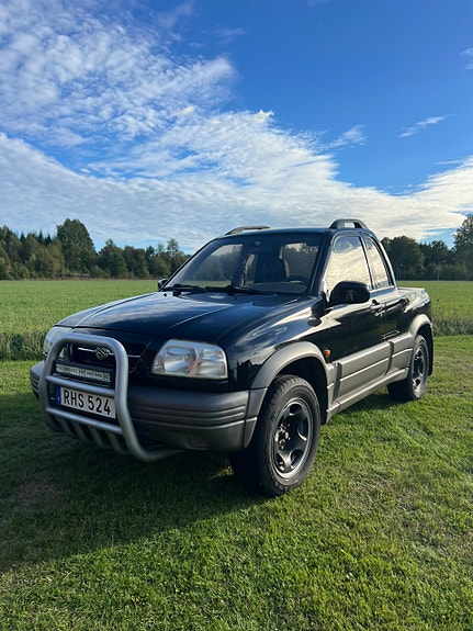Suzuki Grand Vitara 2 of 11