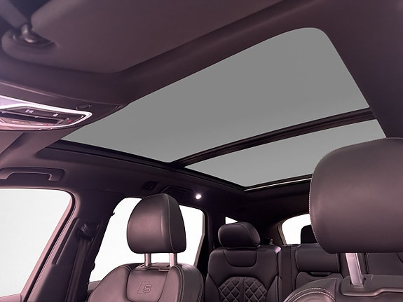 Audi SQ7 12 of 30