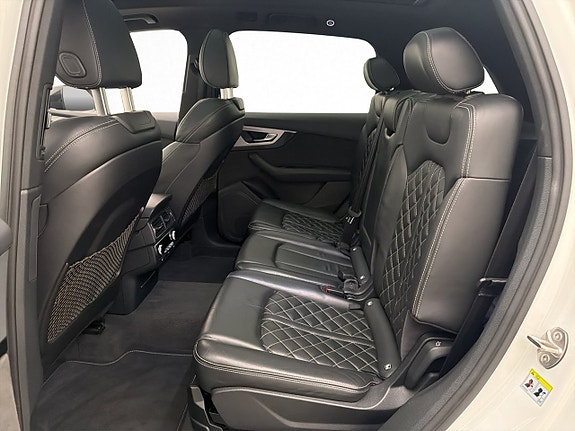 Audi SQ7 30 of 30