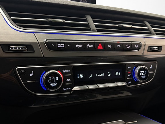 Audi SQ7 24 of 30
