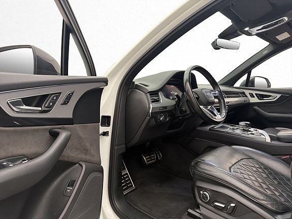 Audi SQ7 10 of 30