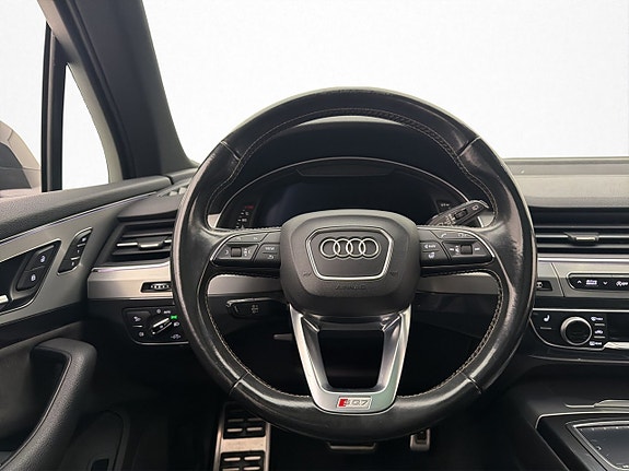 Audi SQ7 14 of 30