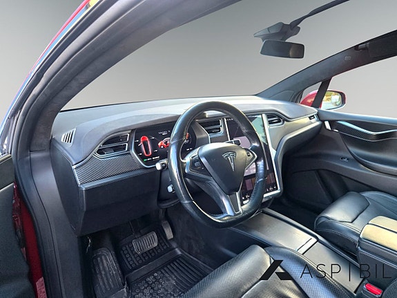 Tesla Model X 9 of 17