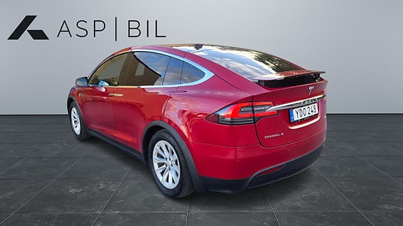 Tesla Model X 4 of 17