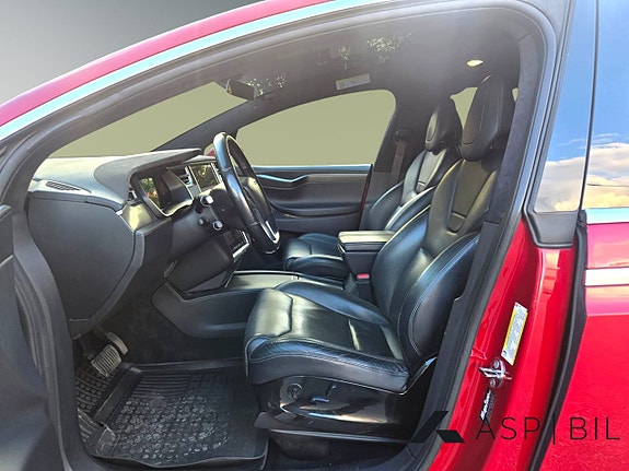 Tesla Model X 11 of 17