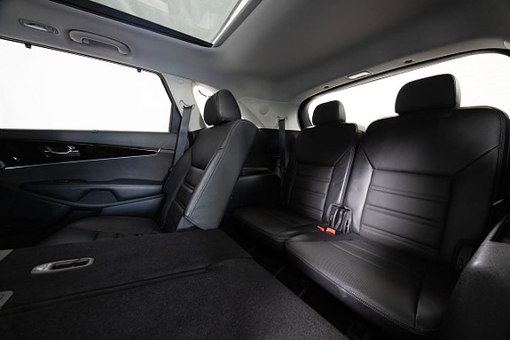 Kia Sorento 18 of 27
