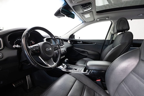 Kia Sorento 16 of 27