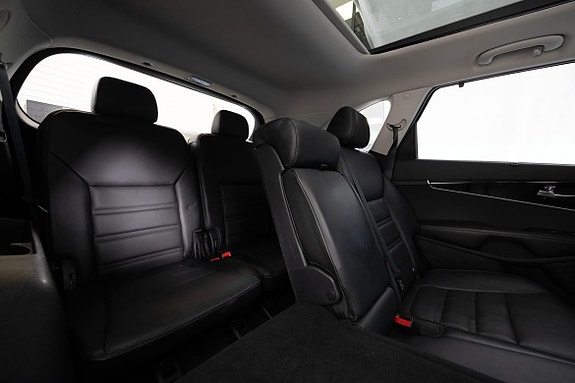 Kia Sorento 15 of 27