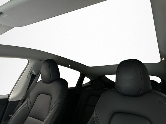 Tesla Model Y 18 of 30