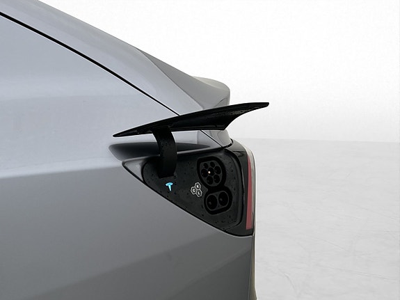 Tesla Model Y 30 of 30