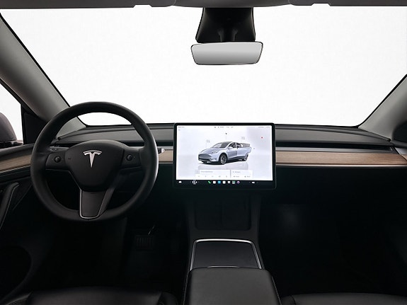 Tesla Model Y 14 of 30