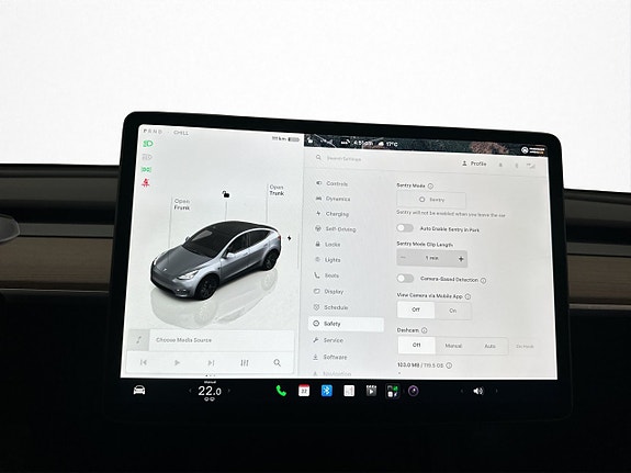 Tesla Model Y 26 of 30