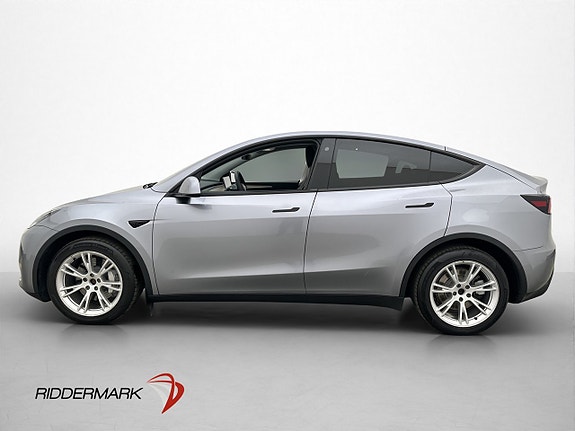 Tesla Model Y 5 of 30