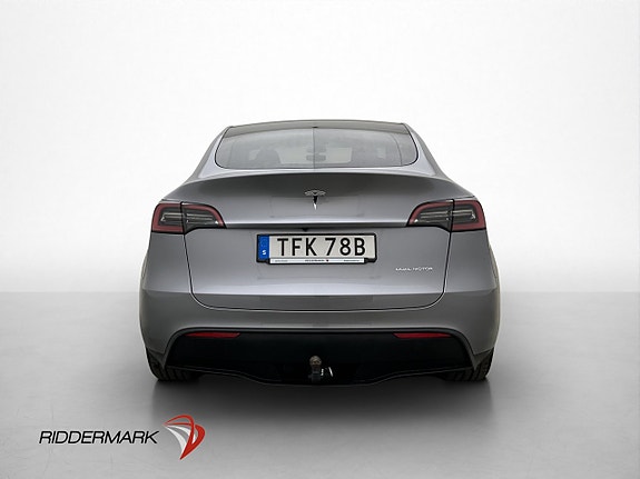 Tesla Model Y 8 of 30