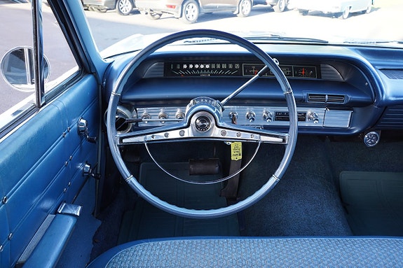 Chevrolet Impala 13 of 30