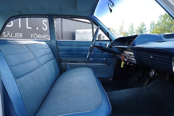 Chevrolet Impala 22 of 30
