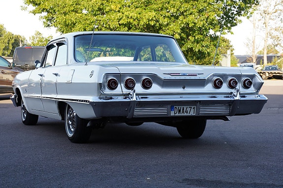 Chevrolet Impala 29 of 30