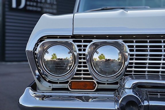 Chevrolet Impala 10 of 30
