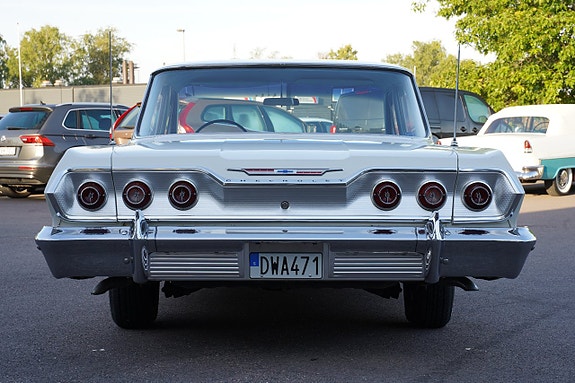 Chevrolet Impala 3 of 30