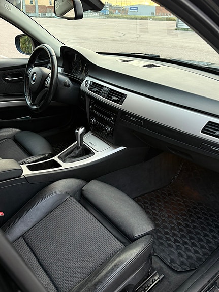 BMW 320d 5 of 6