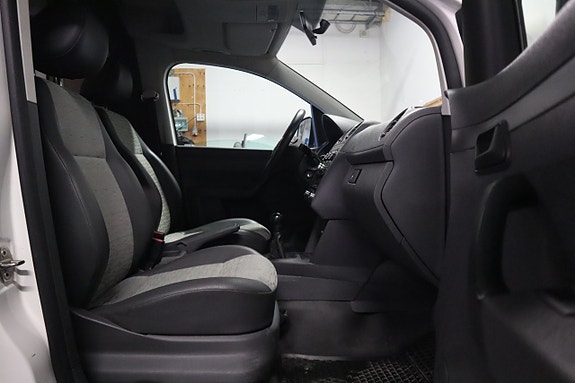 Volkswagen Caddy Maxi 13 of 19