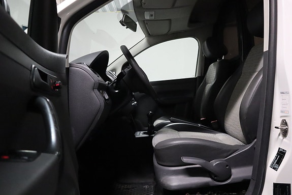 Volkswagen Caddy Maxi 8 of 19