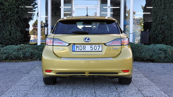 Lexus CT200h 5 of 13
