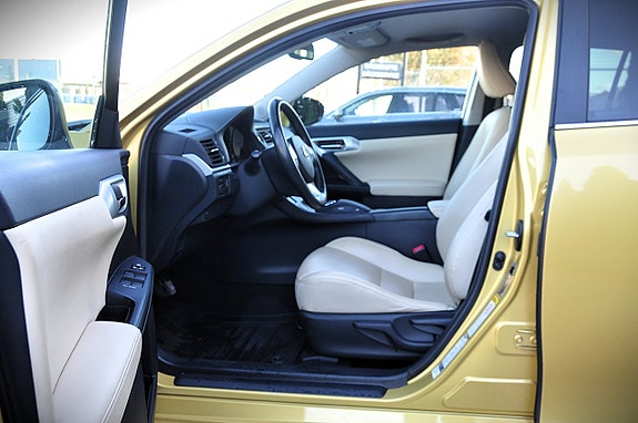Lexus CT200h 6 of 13