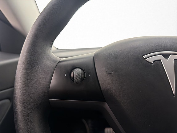 Tesla Model 3 15 of 30