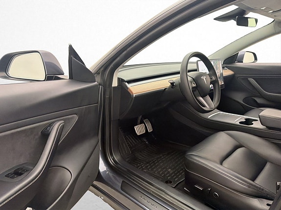 Tesla Model 3 10 of 30
