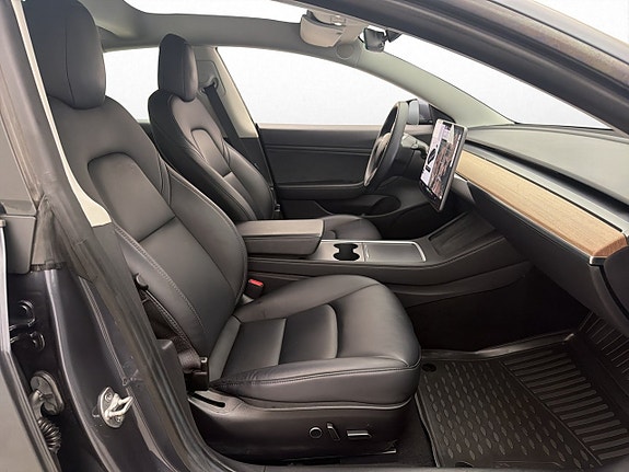 Tesla Model 3 26 of 30