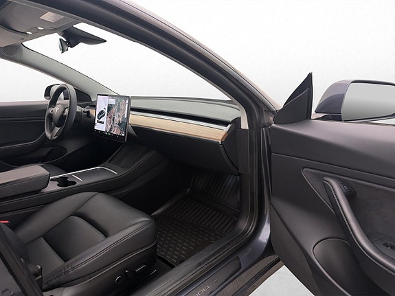 Tesla Model 3 25 of 30