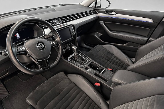 Volkswagen Passat 10 of 22