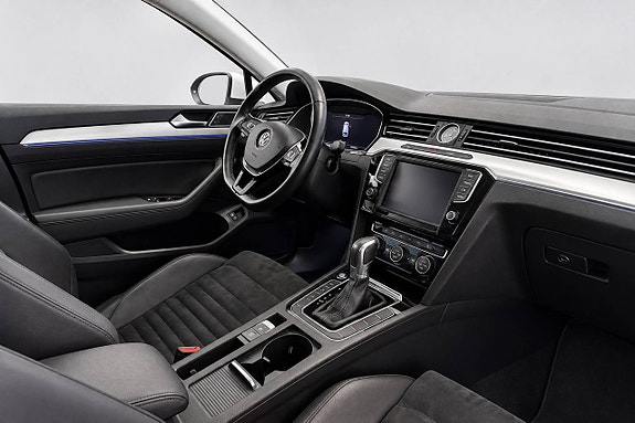 Volkswagen Passat 13 of 22