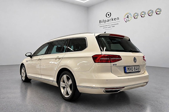 Volkswagen Passat 3 of 22